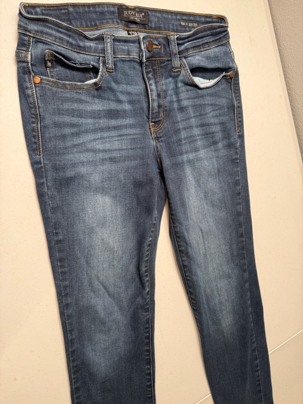 Judy Blue Slim Fit Skinny Jeans in Medium Blue Wash